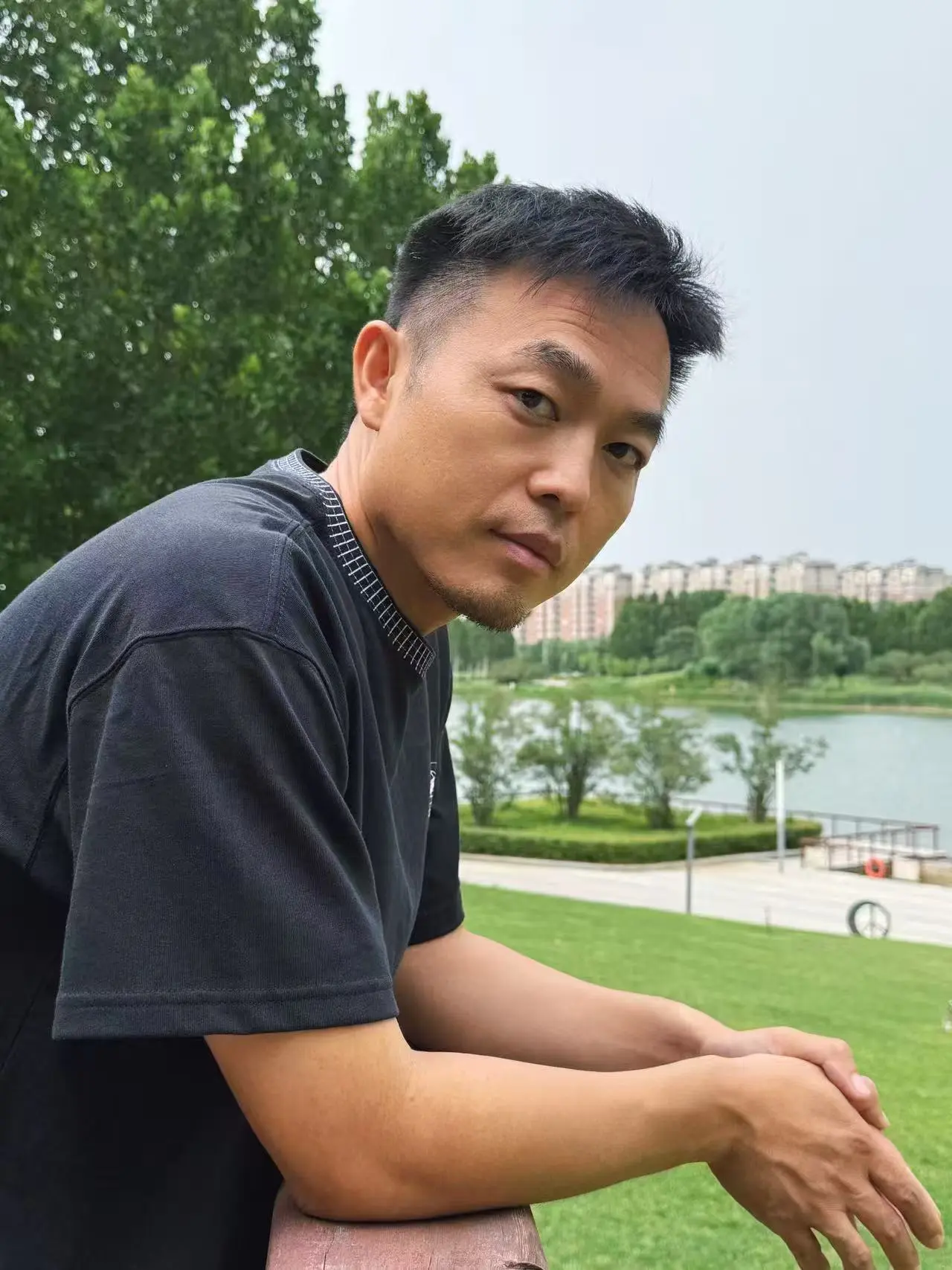 四十岁，明白了健康是最大的资本。不再像年轻时那样肆意挥霍身体，开始注重...