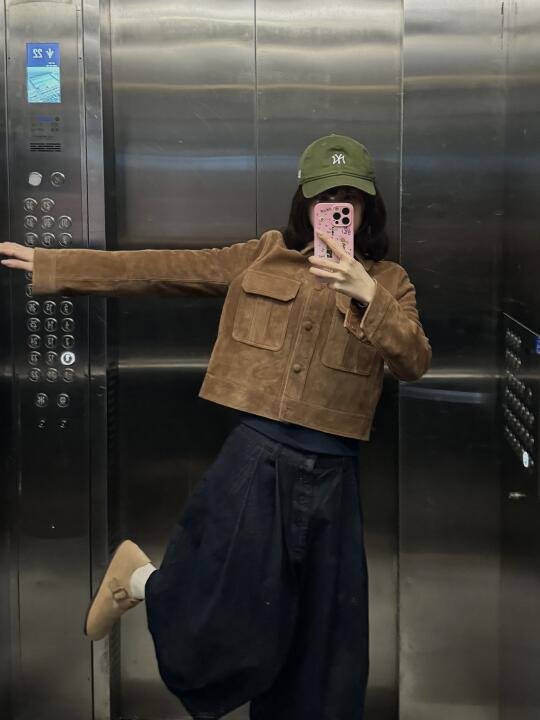 无敌显瘦的一件麂皮绒外套！！！！