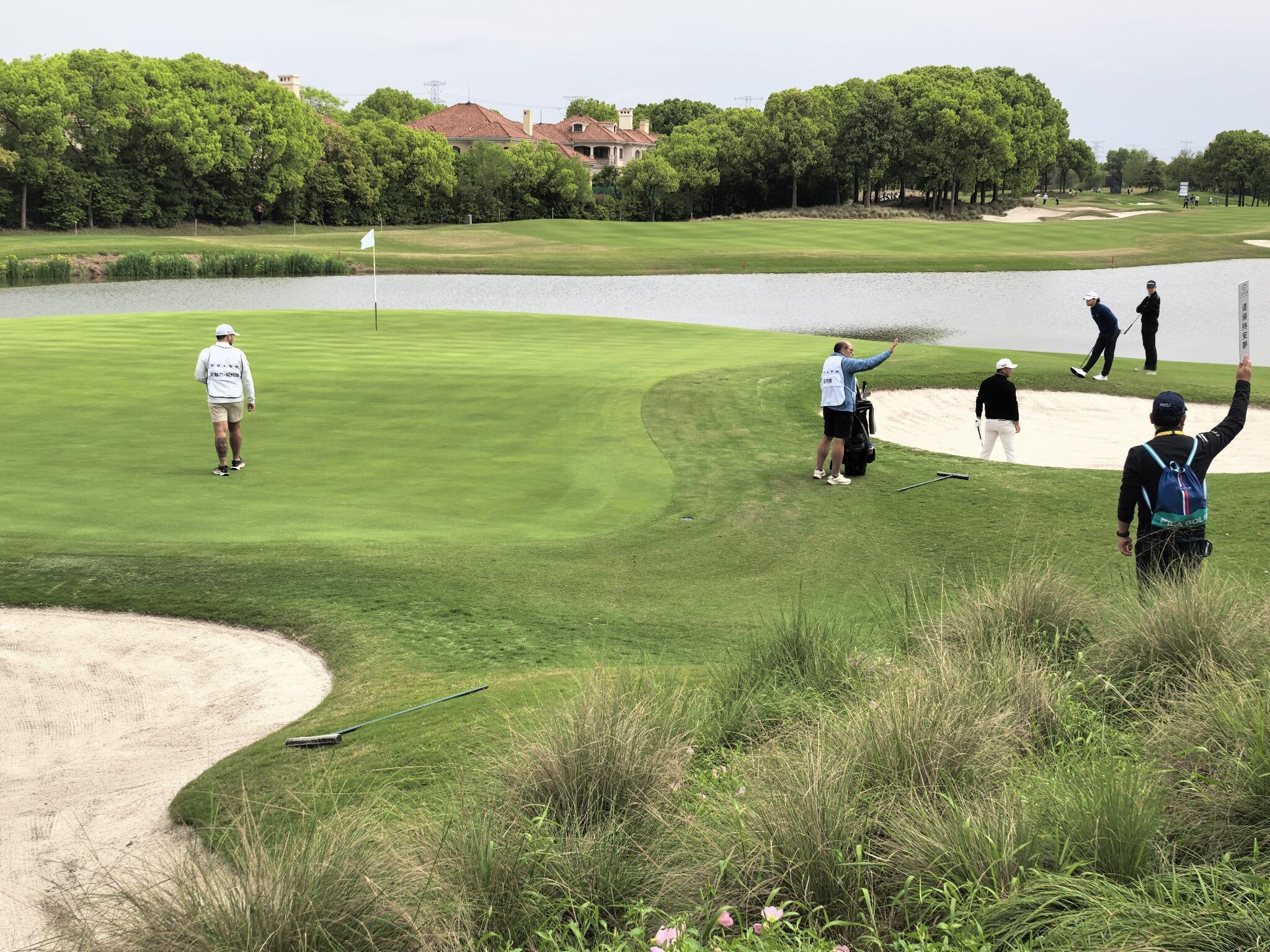 沃尔沃中国公开赛的神仙挥杆当赛事遇上品牌从容与可靠共存，沃尔沃中国公开赛在绿意盎