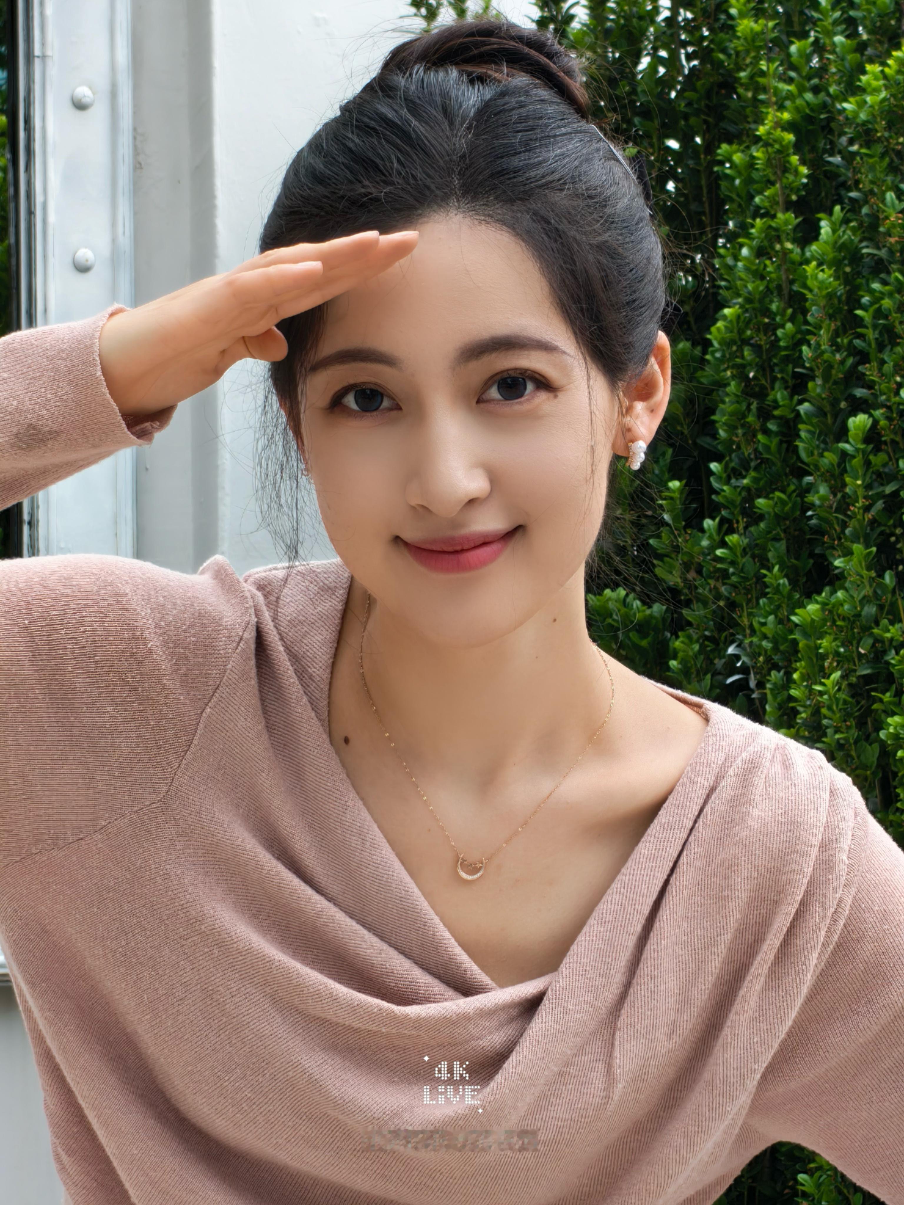 荣耀600系列的4K Live可以直接转到醒图修图效果还不错，发出来依旧4K超清