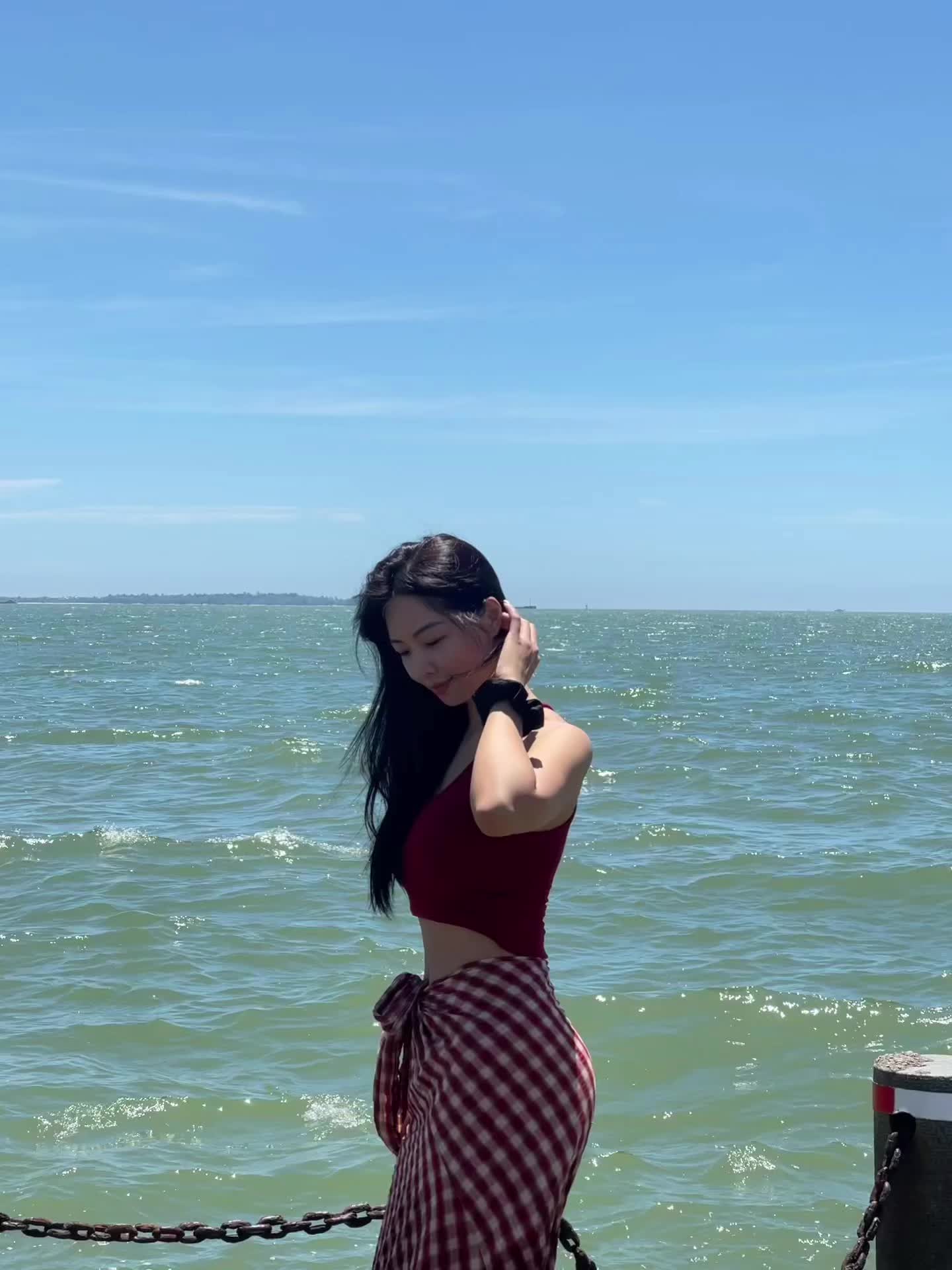 阳光明媚像太阳 且温柔又似水