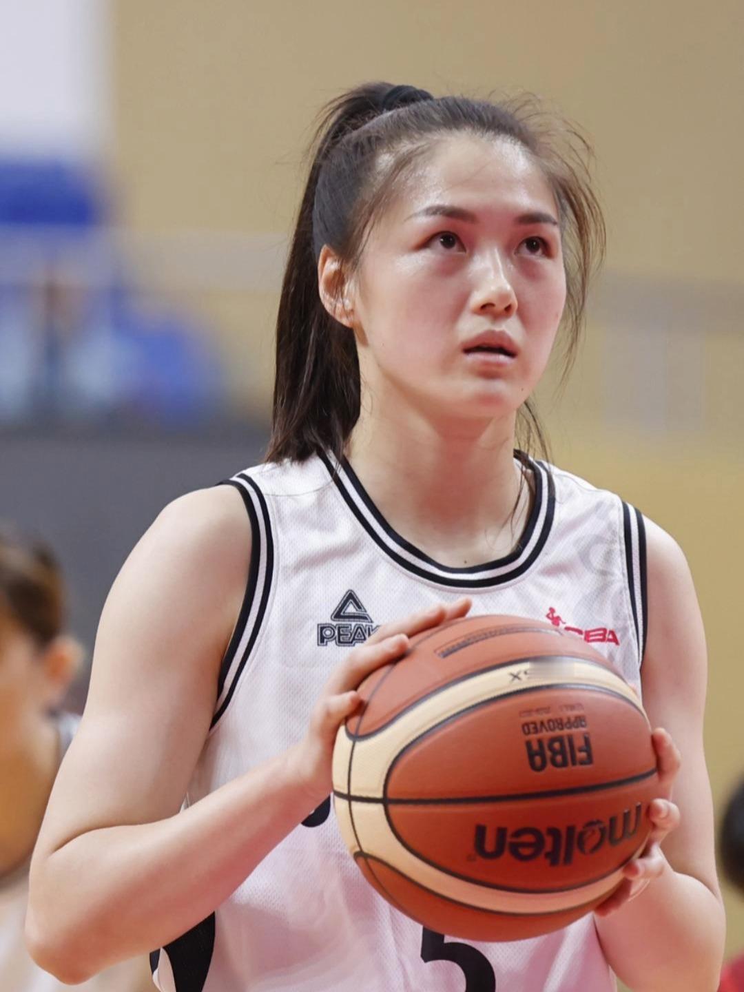 张曼曼的任务是什么？顶级控卫级吗？
从热身赛开始，张曼曼提上首发，就是宫导的最佳