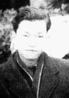 1949年，重庆迎来解放之际，一位军统少将偶遇昔日的地下党员，当即冲上前紧紧拽住