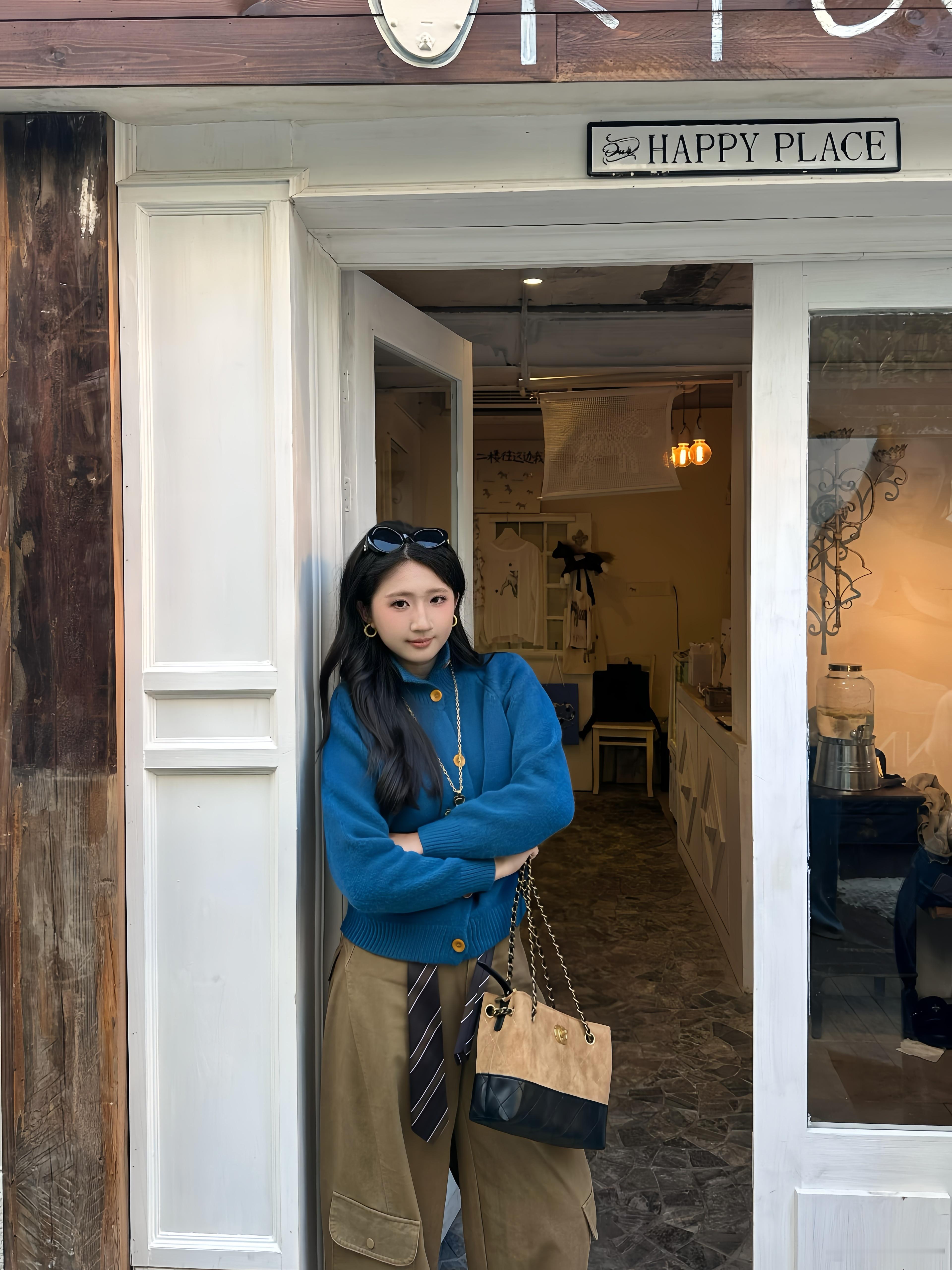 上班和上进之间我选择了上香  ​​​