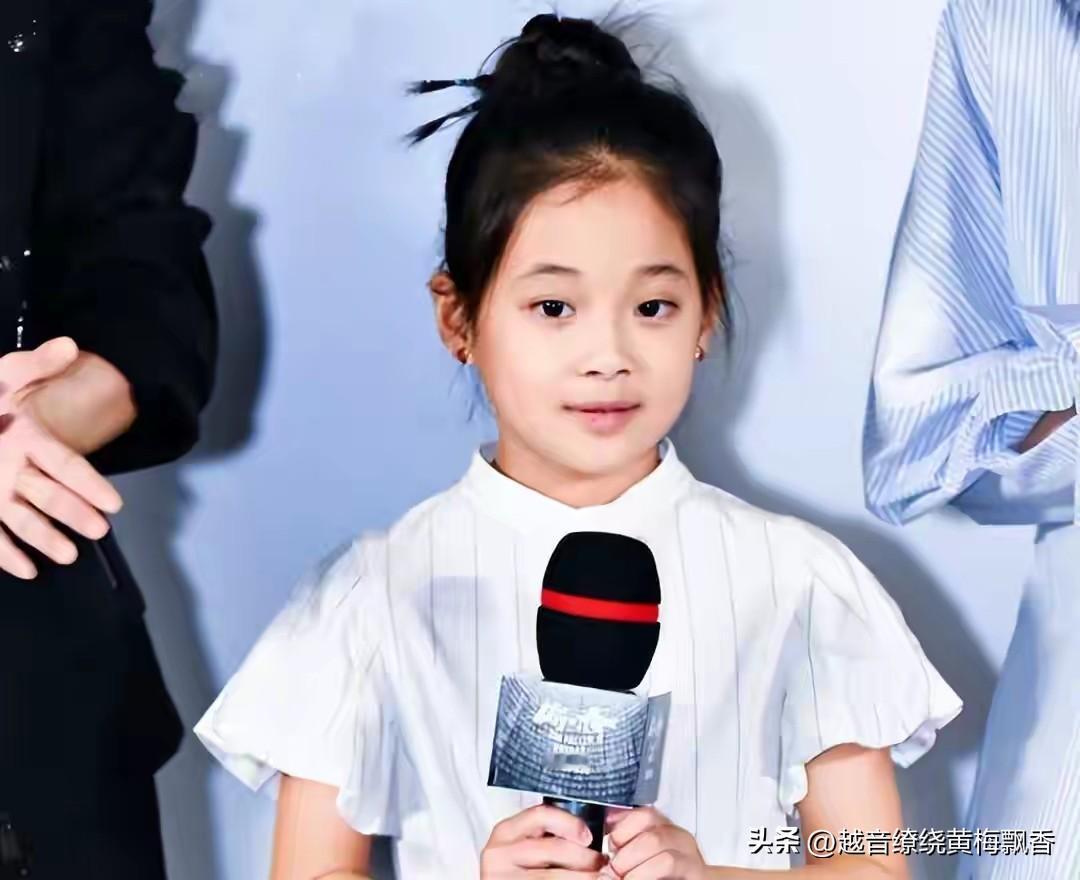 在第38届大众电影百花奖颁奖仪式上，梅婷12岁的女儿获得了百花奖新人提名奖。不少