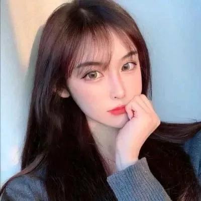 温柔大眼萌妹，手托脸颊，沉思中的你。沉思少女 沉思照 沉思质感照 少女眸光 治愈