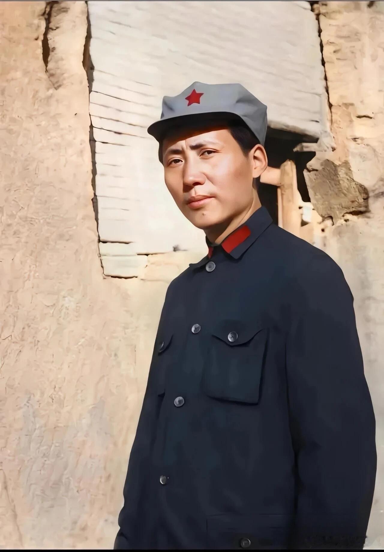 毛泽东号司机每天擦拭主席像怀念毛主席，不忘来时路！马上就是毛主席132岁诞辰了，