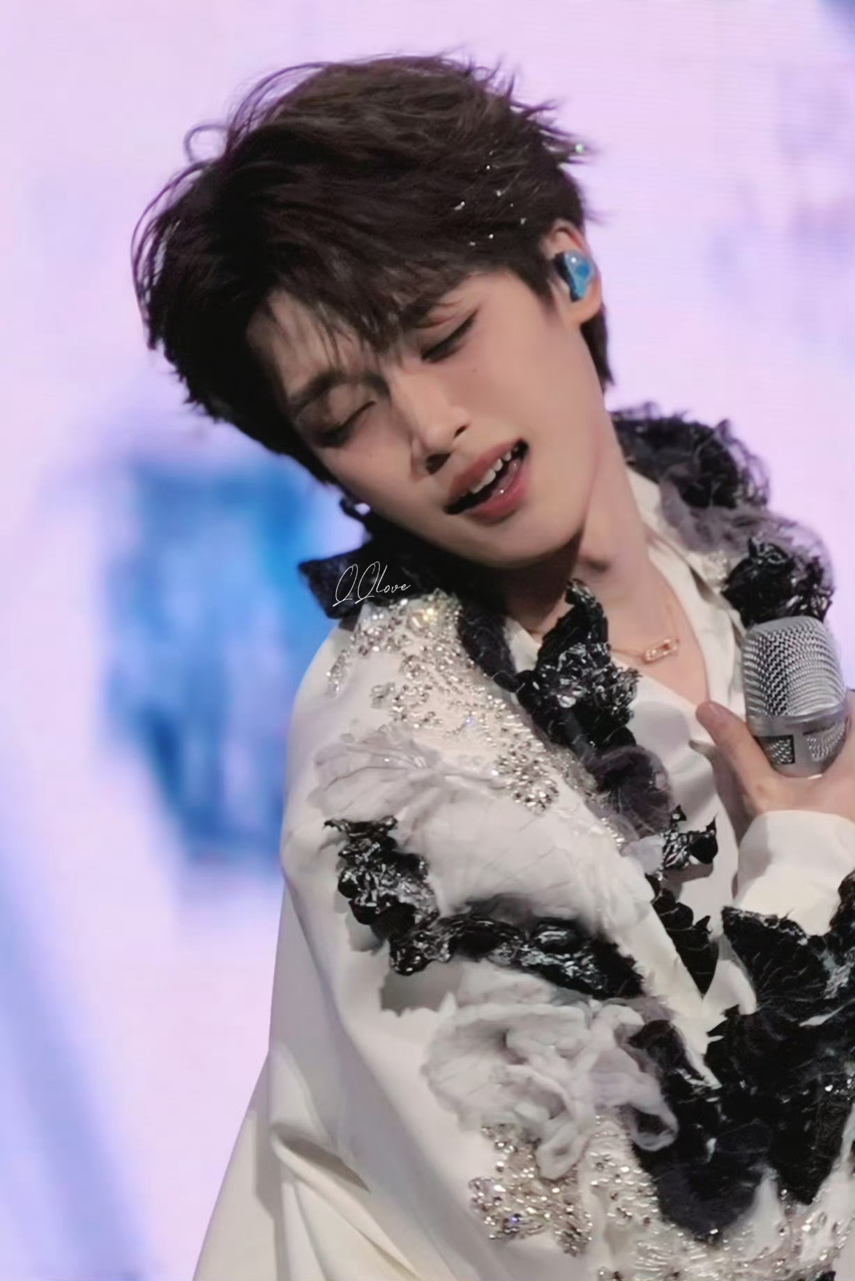 梓梓你继续放置 等你出来看我法不法你 