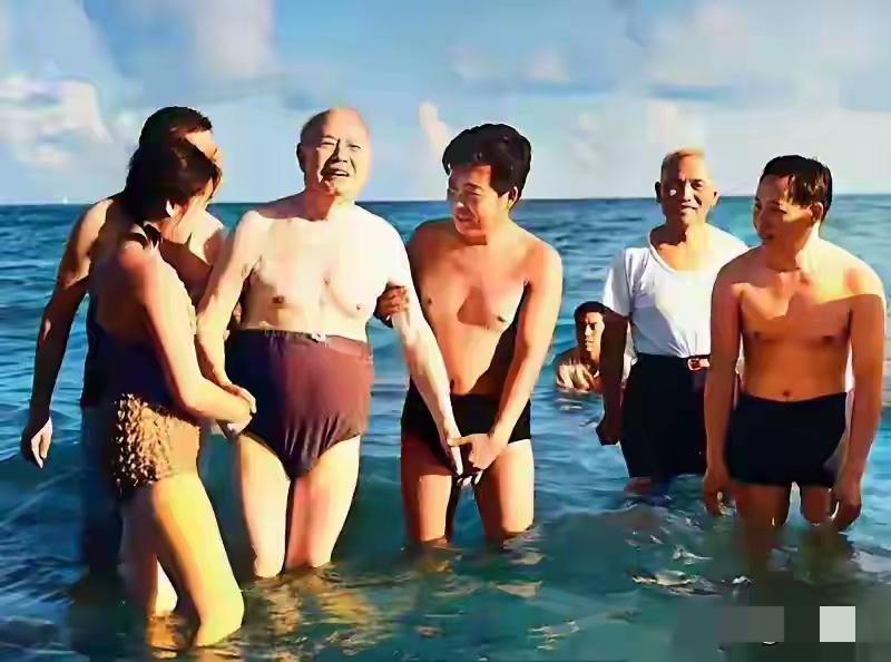 诸葛一生唯谨慎，吕端大事不糊涂！其实从处事智慧上来讲，老帅是超过诸葛的，晚年生活