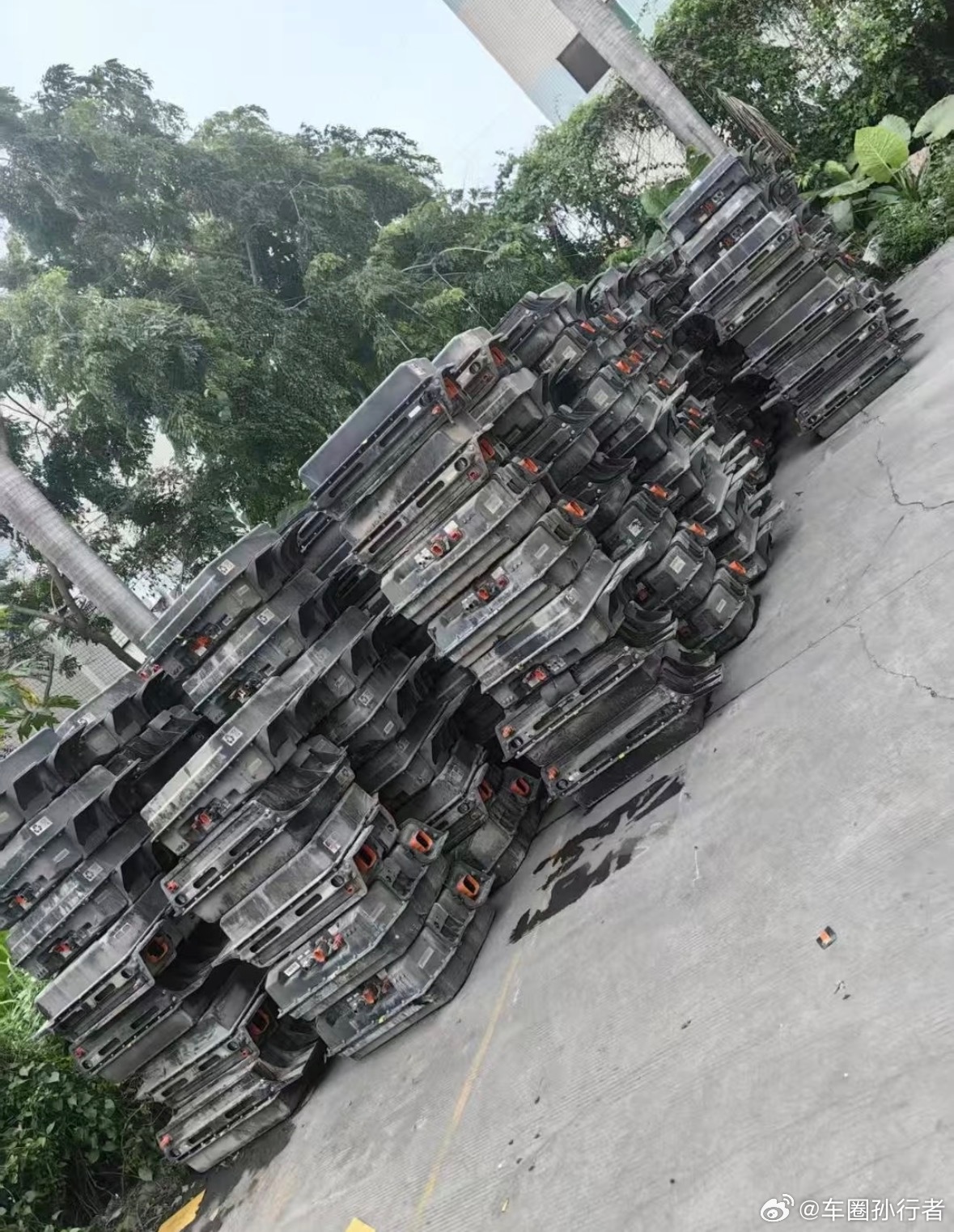 好消息来了！电池回收新规实施：新能源车的