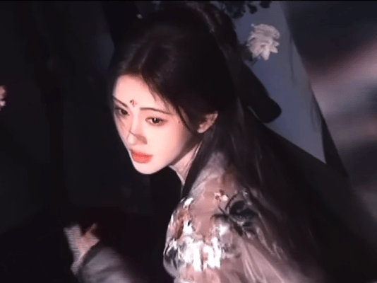 #鞠婧祎和粉丝反向奔赴##鞠婧祎扮演嫦娥# b站中秋漫游夜  嫦娥妹妹鞠婧祎将和