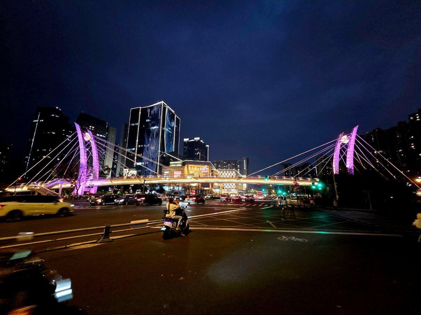 这样的成都你确定不来我被成都的夜晚迷住了成都街拍记录美好生活手机摄影爱好者夜晚的