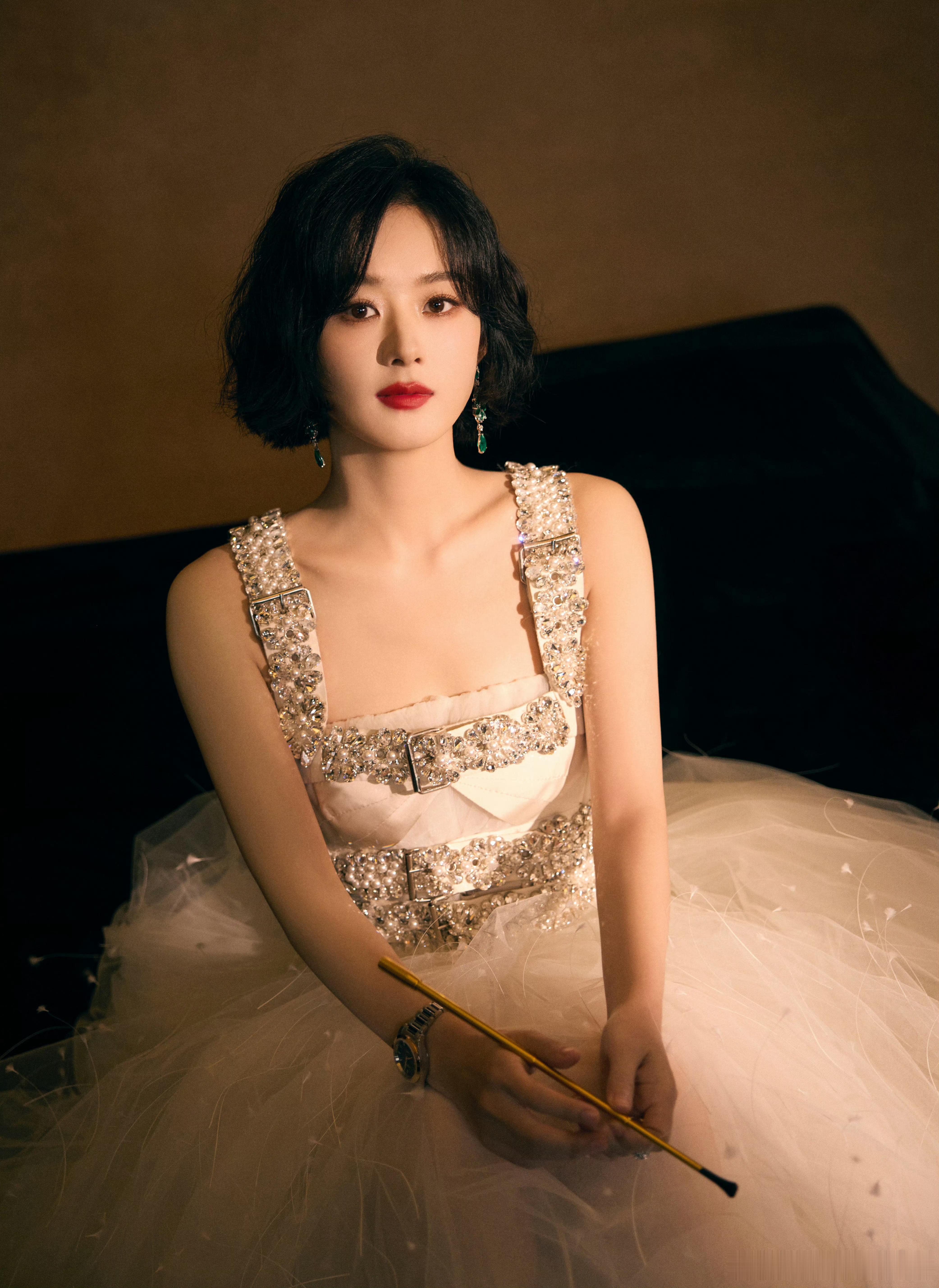 #赵丽颖二封金鹰视后# 恭喜获得第32届金鹰奖最佳女主角！你赋予角色无限热爱，怀
