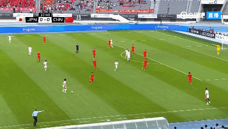 丢球 国足0-1落后日本 国足vs日本东亚杯热点解读 ​​​