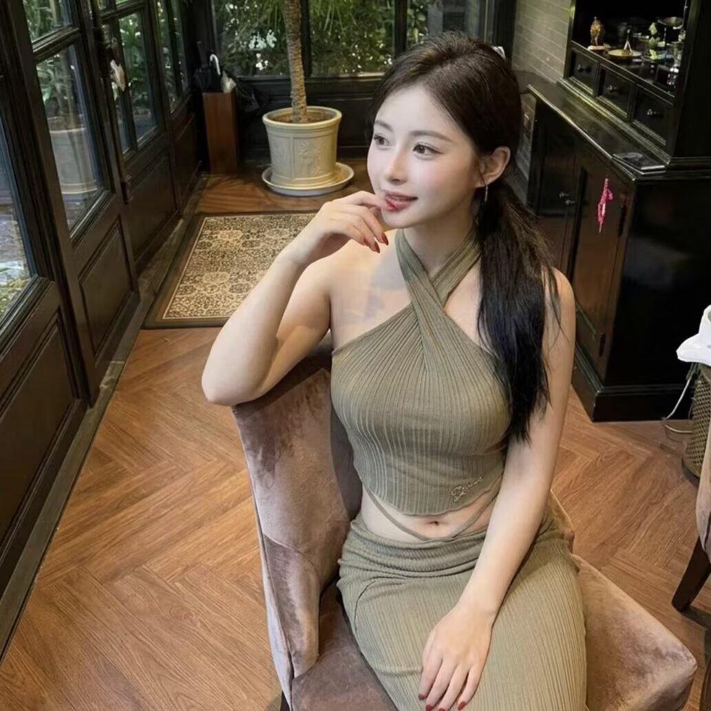 幸福感不是来自惊天动地的大事， 而是藏在三餐四季、一粥一饭里。