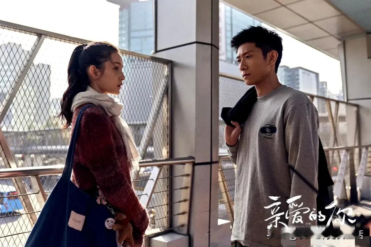 她不光是陈思诚的女朋友，还是芭蕾女孩、荧幕之星。

阮巨，1999年出生于贵阳市