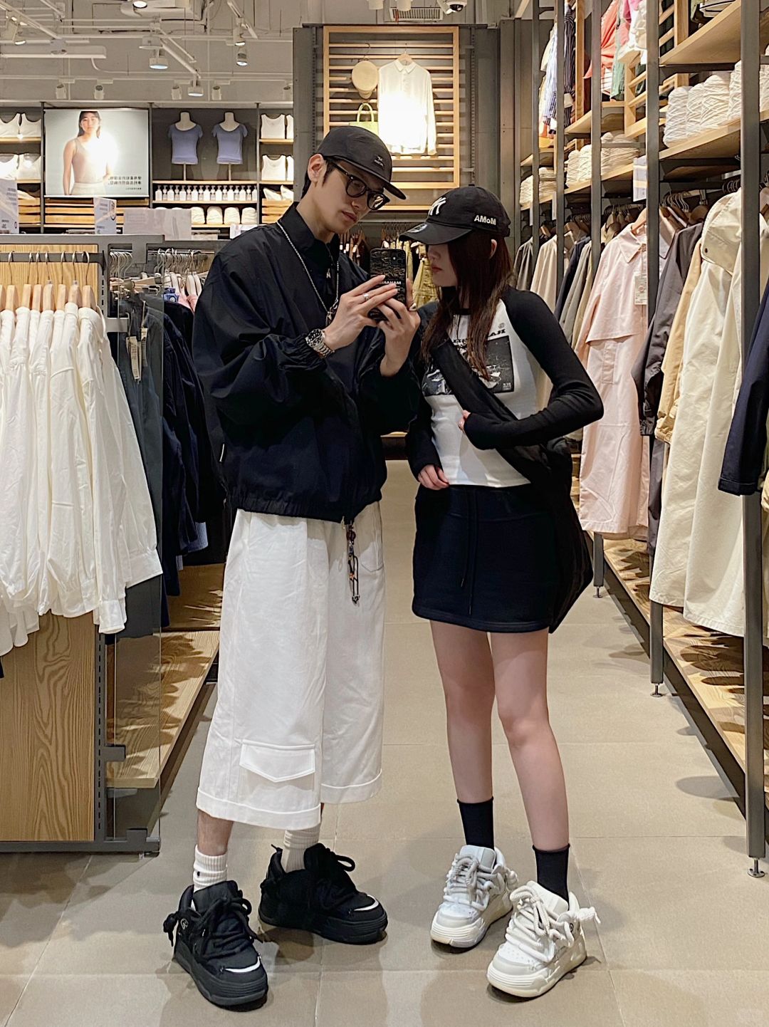 🎱入春黑白色情侣ootd