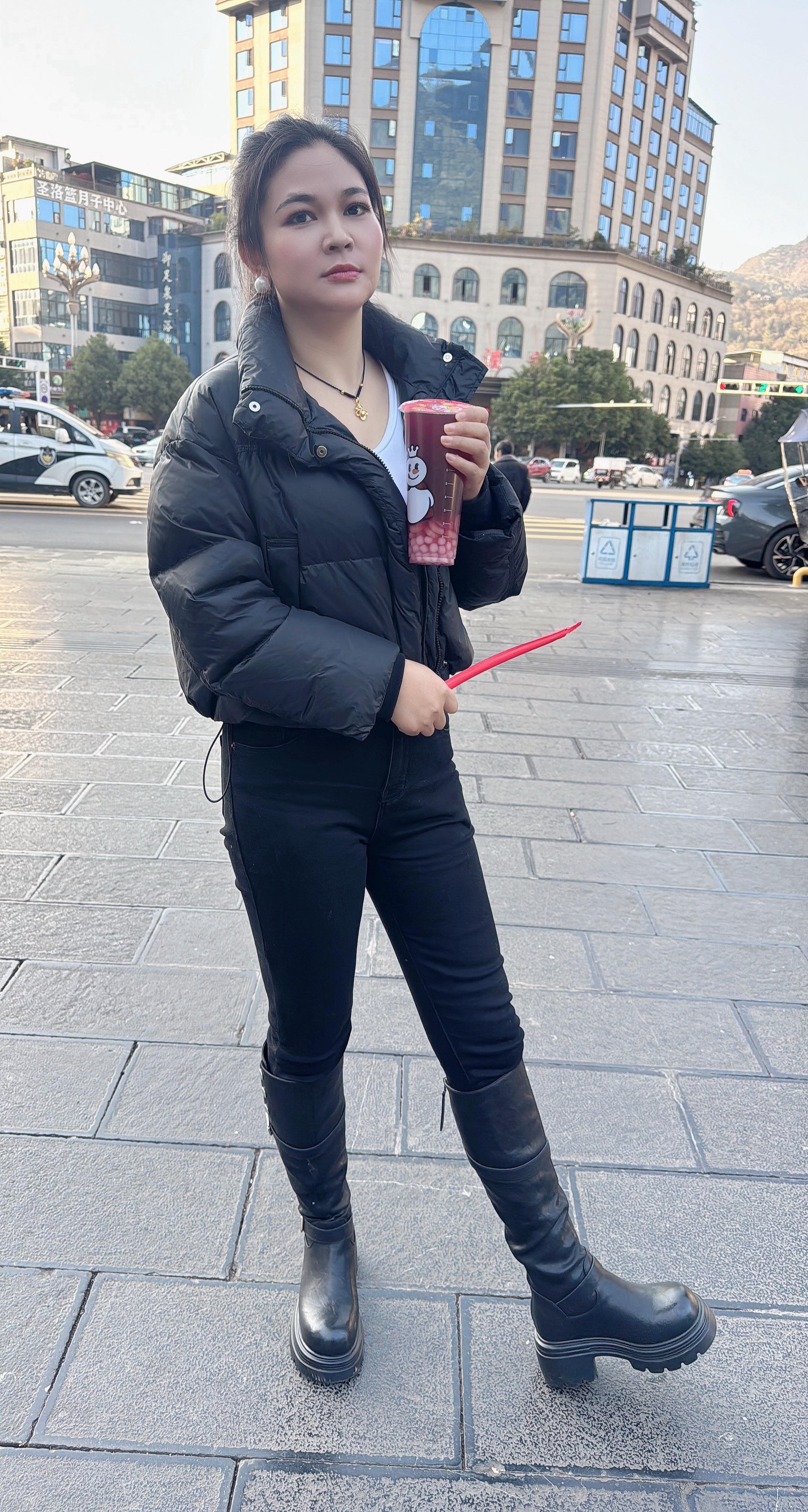 奶茶一杯快乐加倍