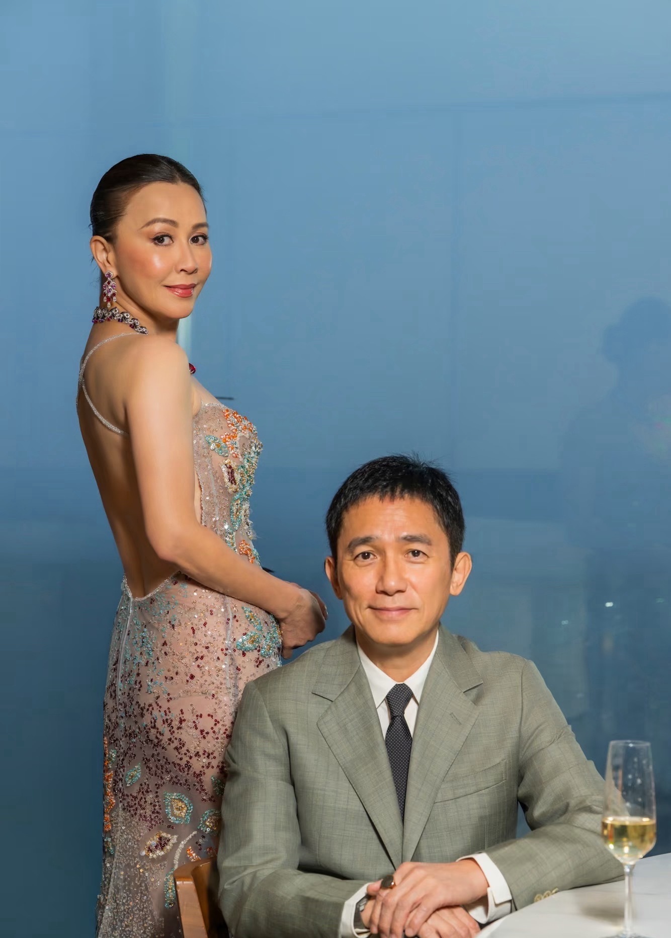 吴磊梁朝伟刘嘉玲合照吴磊、梁朝伟、刘嘉玲同框合照🈶，三个人坐一起好权威！吴磊梁