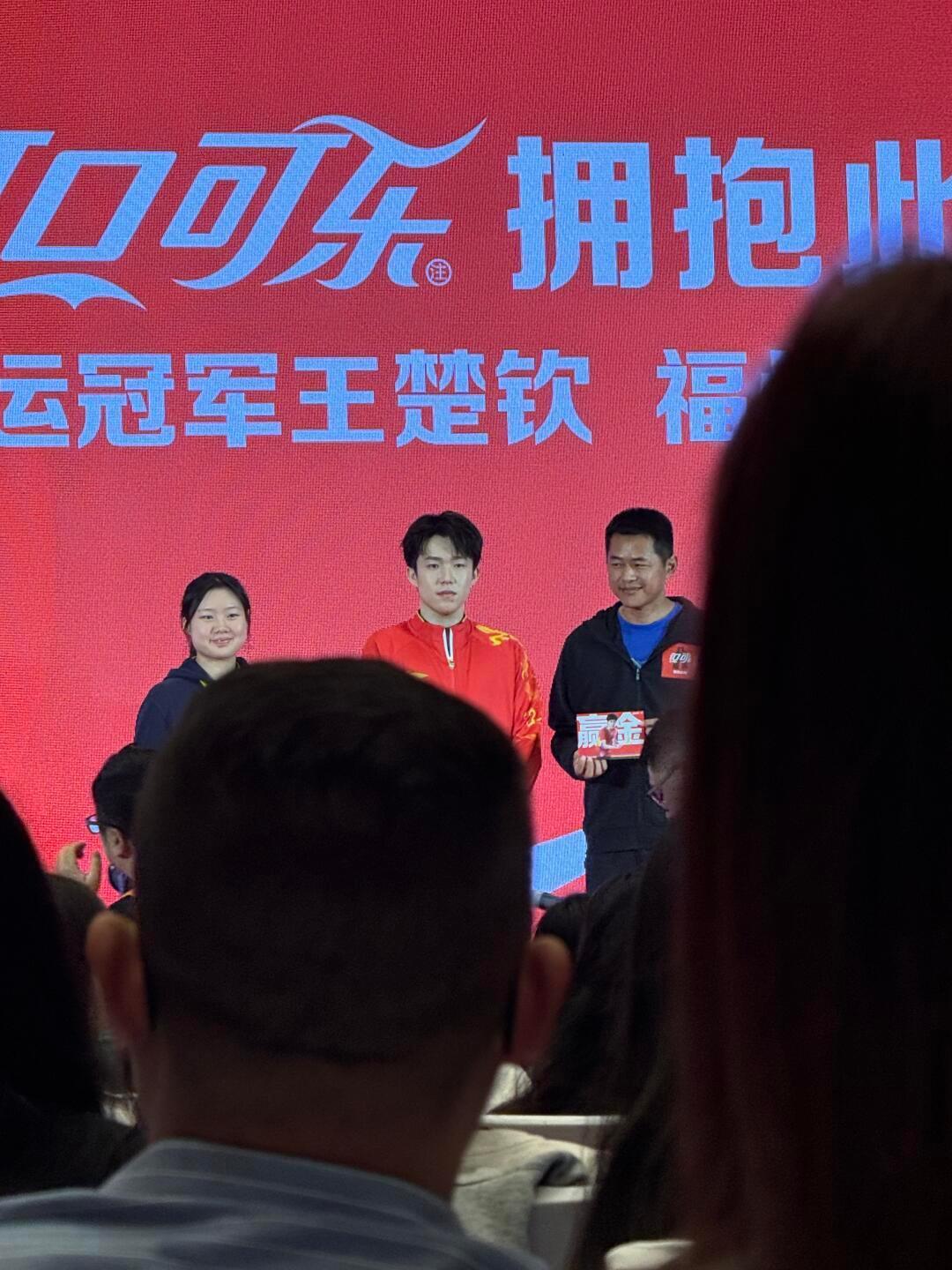 “人山人海，这就是大头的魅力及影响力” ​​​