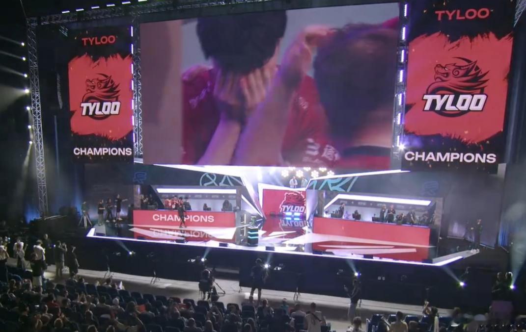 恭喜天禄3比1击败Astralis获得了FISSURE Playground的冠