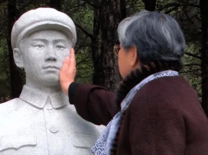 “岸英啊，这是我最后一次来看你了，我老了，以后没机会了”，2006年，已经76岁