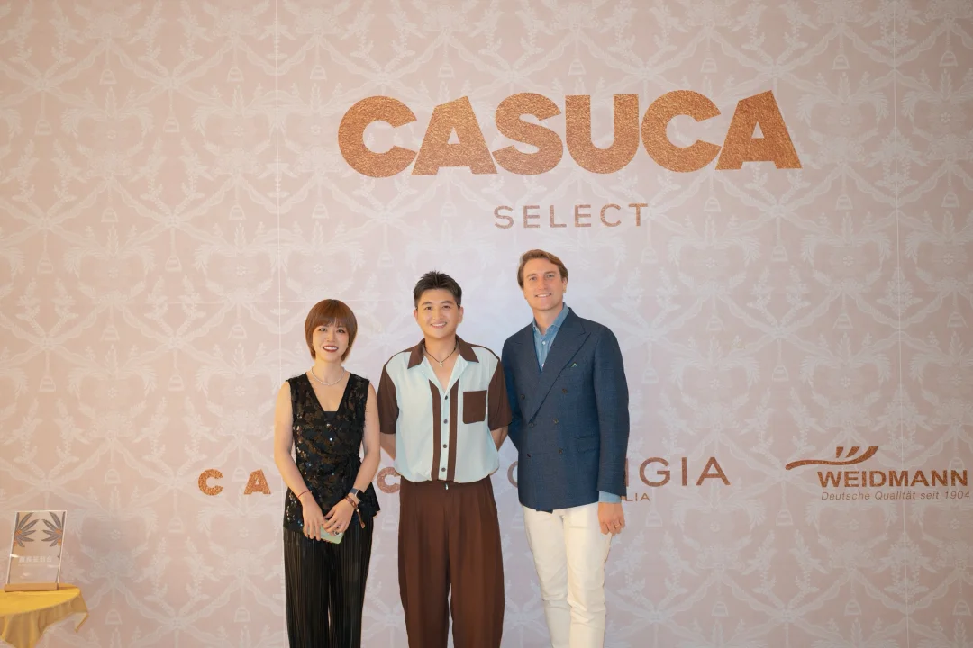 人生体验又多一个，第一次受邀成为剪彩嘉宾，恭喜CASUCA尚嘉中心店开...