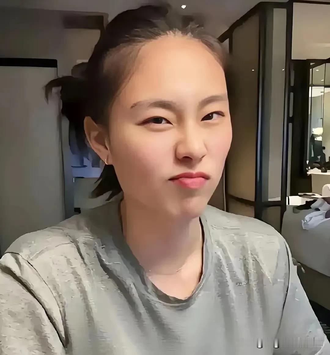 好奇查了下王思雨的出身，
不查不知道，一查吓一跳
其实她本人根本不是什么资源咖，