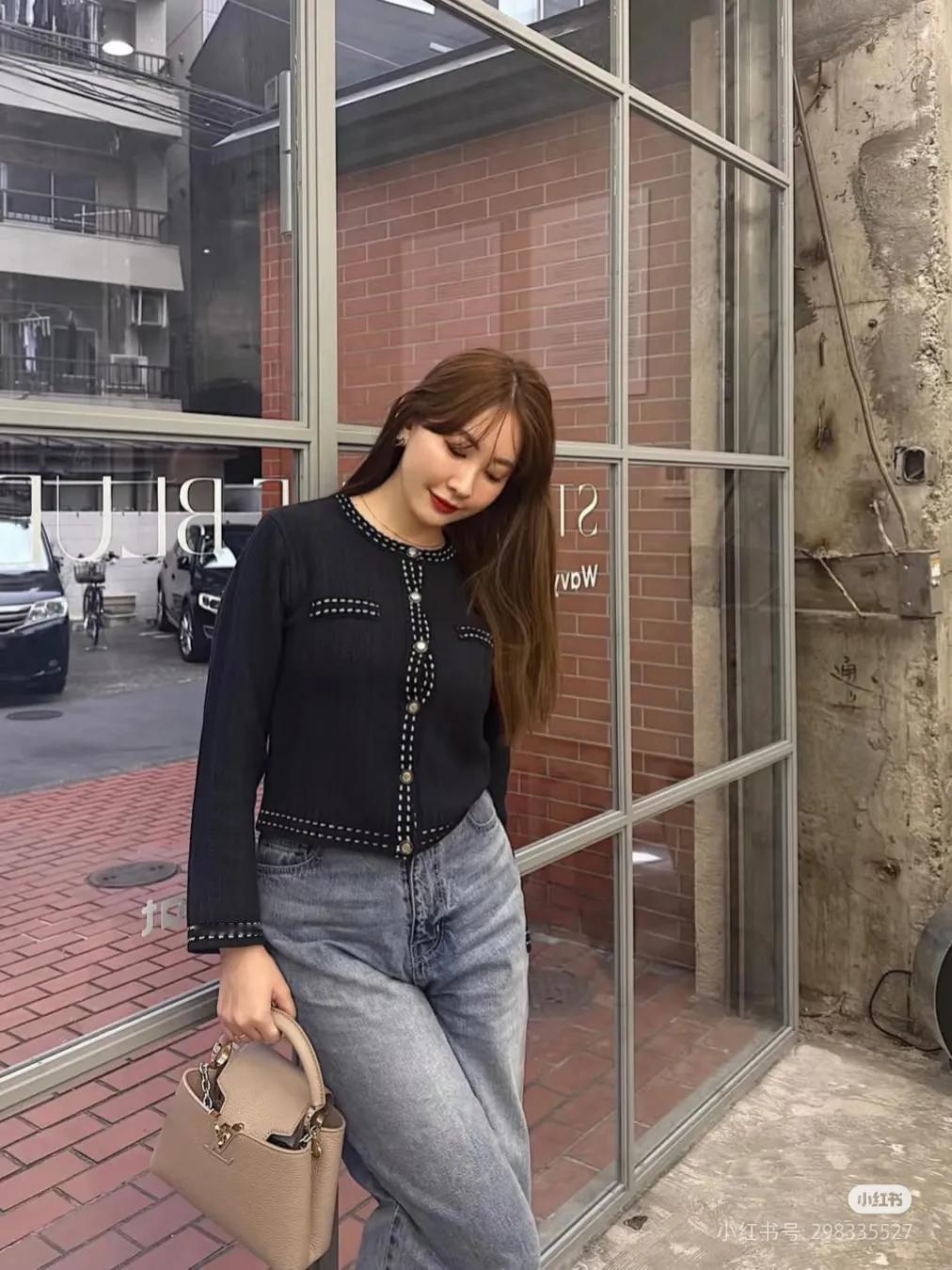 话说日本近几年就推出了许多颜值和气质都相当不错的新晋模特，而小嶋阳菜就是其中之一