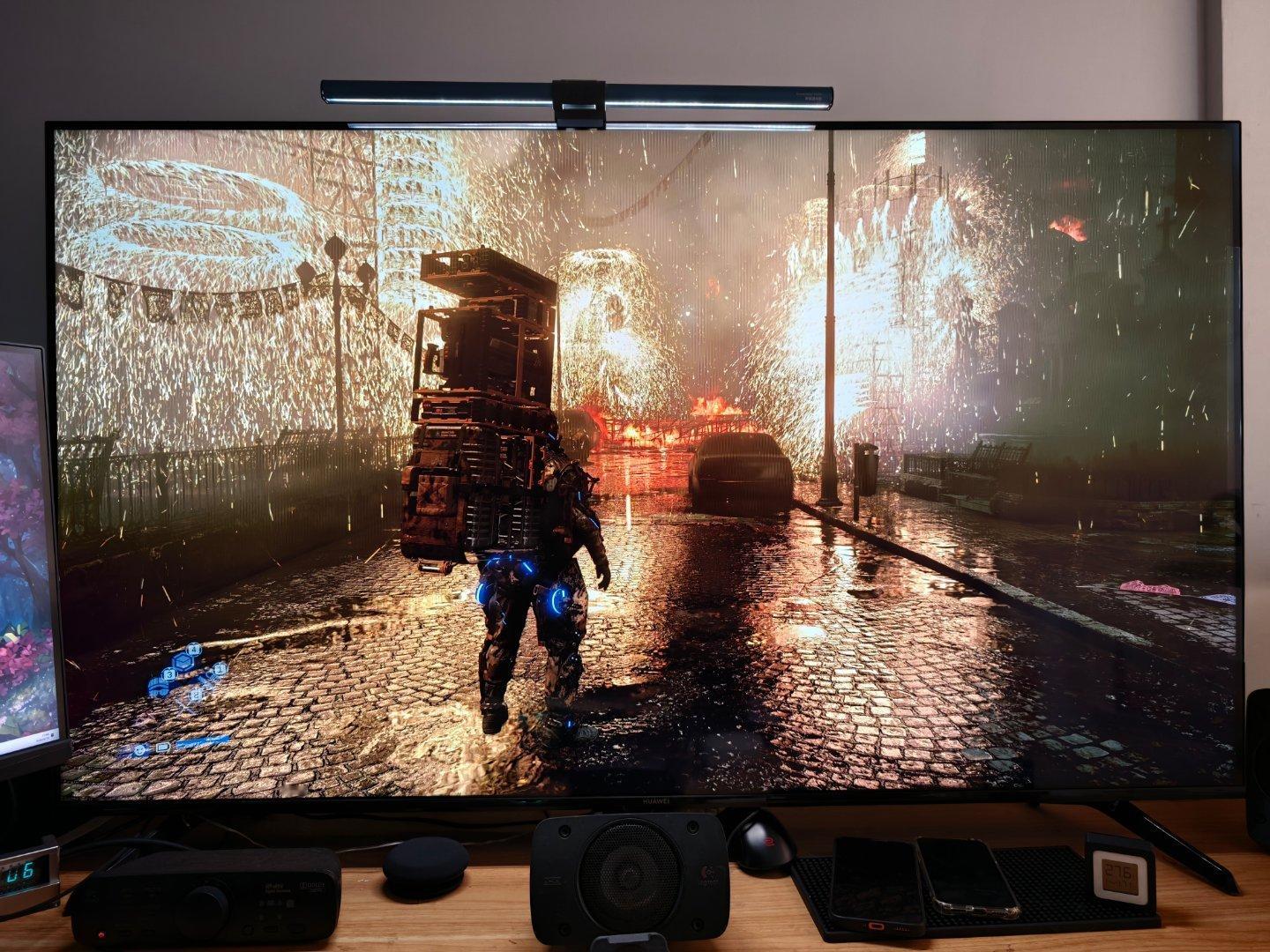 所以我说，有些游戏还是得在电视这个大小的屏幕才好玩啊。 