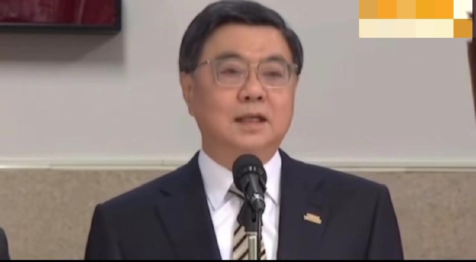 卓荣泰长个人样，不干人事！
针对台湾地区商总喊话民进党，要求民进党对大陆的给的1