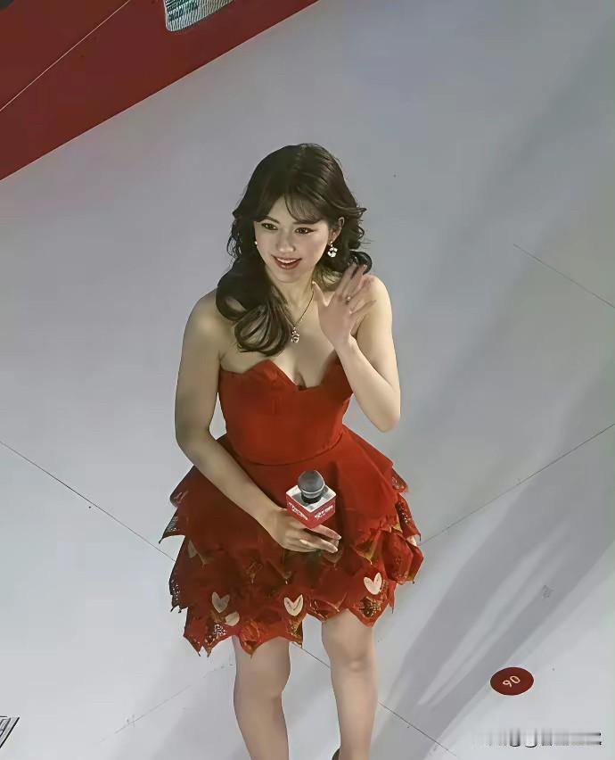 不得不说，赵思露这身材比例真好！