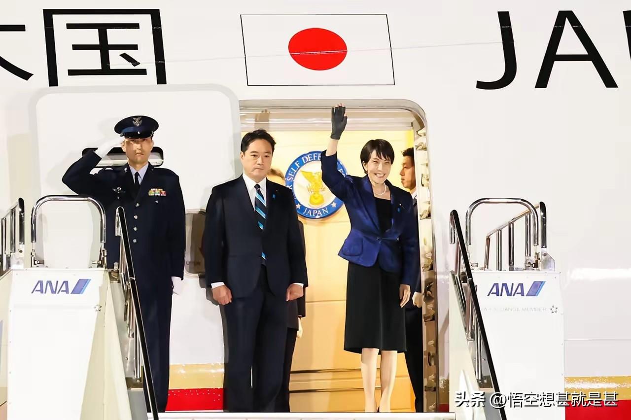 当地时间3月18晚，日本首相高市早苗登机前往美国，高市早苗会和川普主要谈什么？从