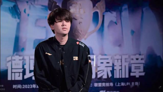 网友热议：为什么会有俱乐部买lwx这种选手？近日lwx德杯状态低迷引起网友热议：