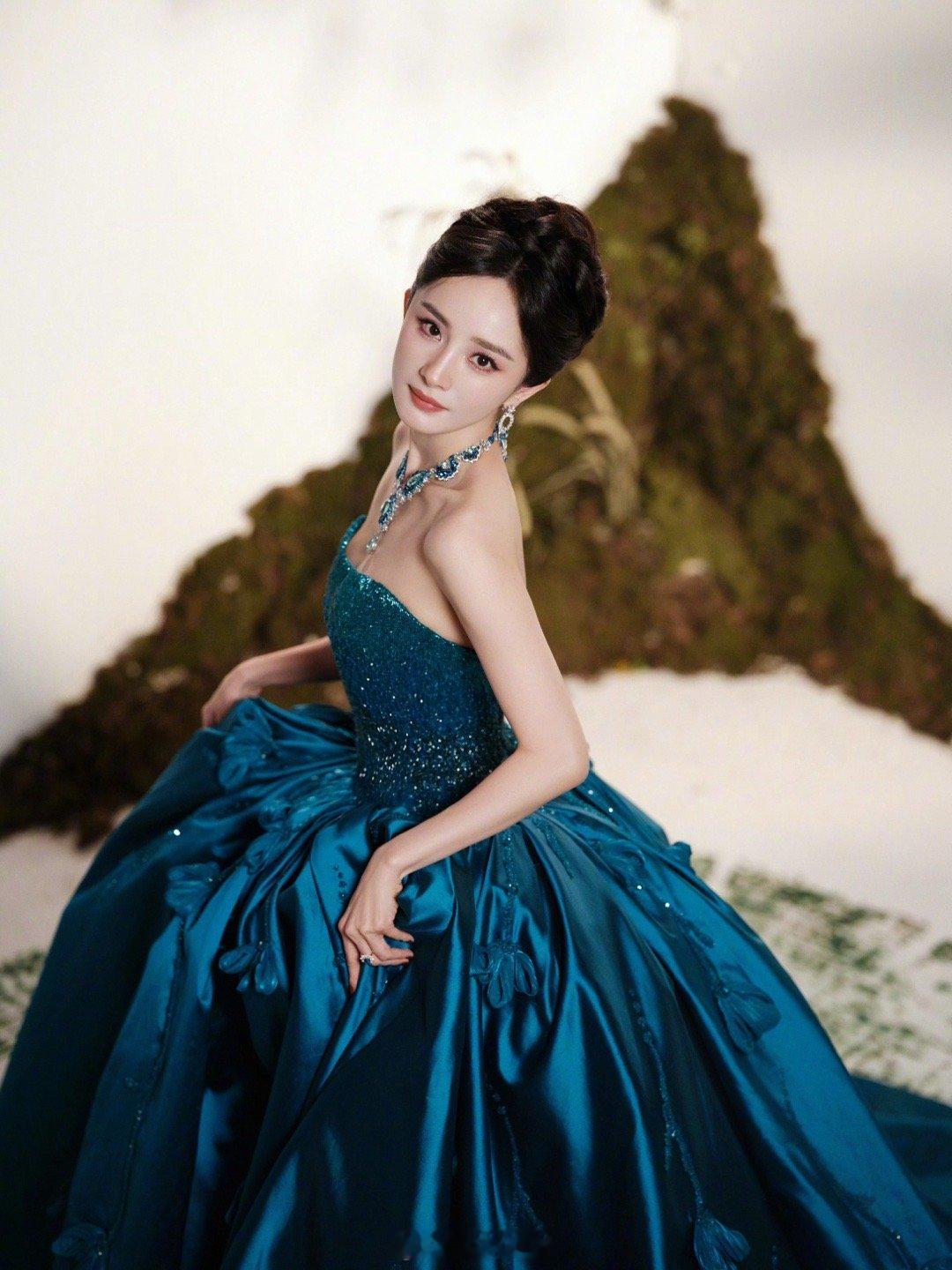 杨幂还是一如既往，秒给的程度[色][舔屏][舔屏][舔屏][舔屏][锦鲤附体][