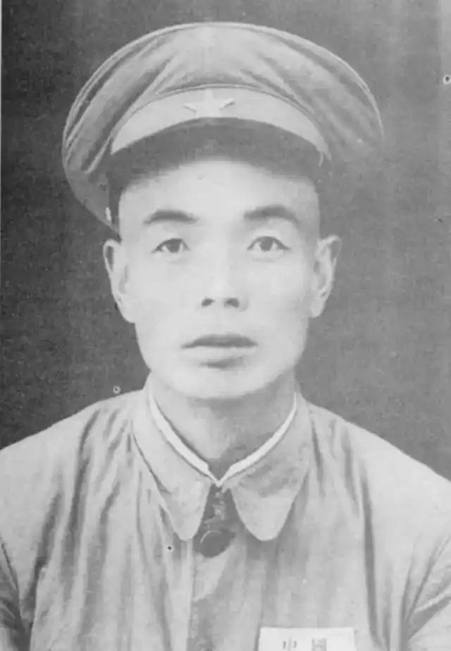 "布衣中将"张达志将军，授中将时，将军仅44岁。
 
在群星璀璨的开国将领之中，