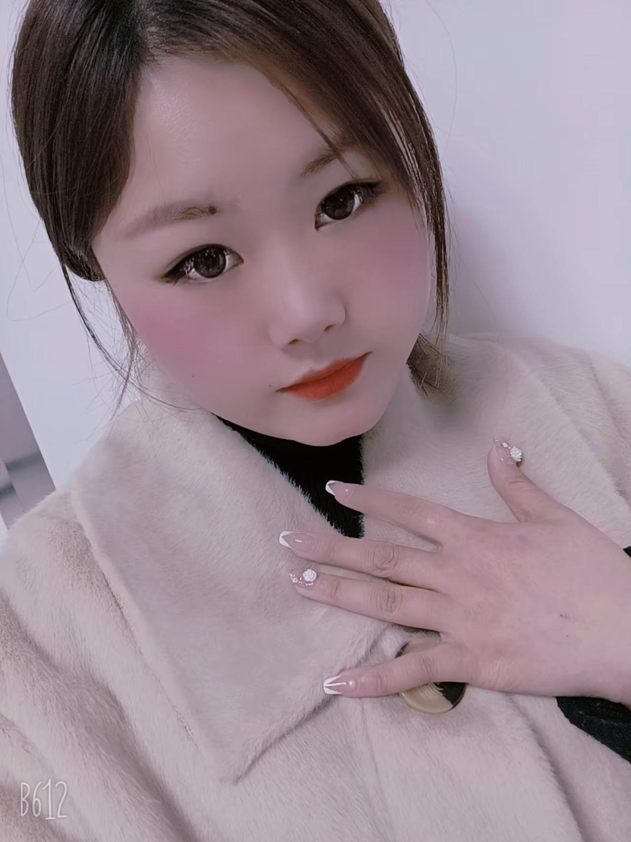 我开始烦躁，开始没有睡意，无缘无故掉眼泪，我害怕了，我知道那段日子又回来了。