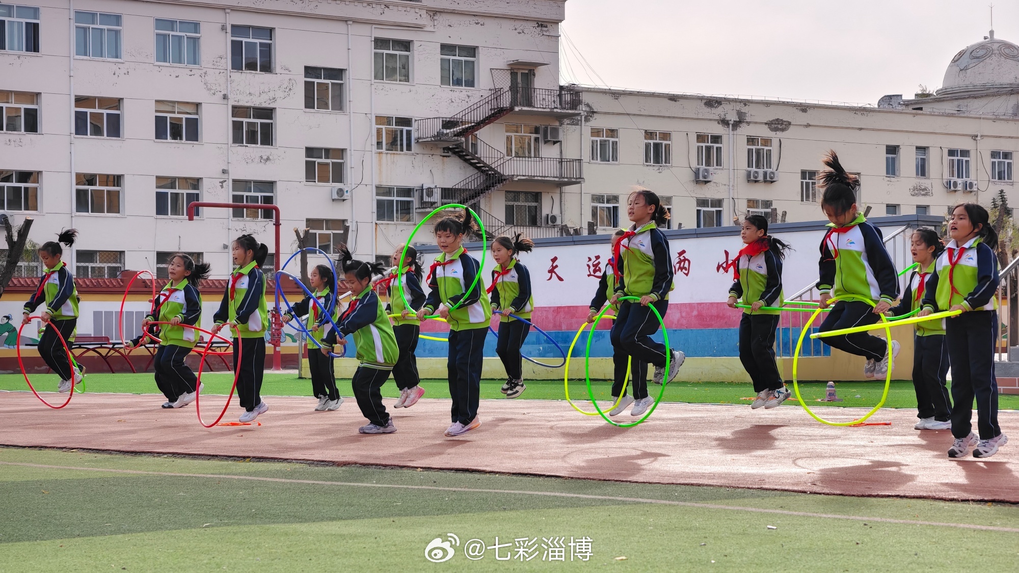 科右中旗小学生的社团课竟这么有料传统文化的传承，不能只停留在课本里，更要让孩子亲