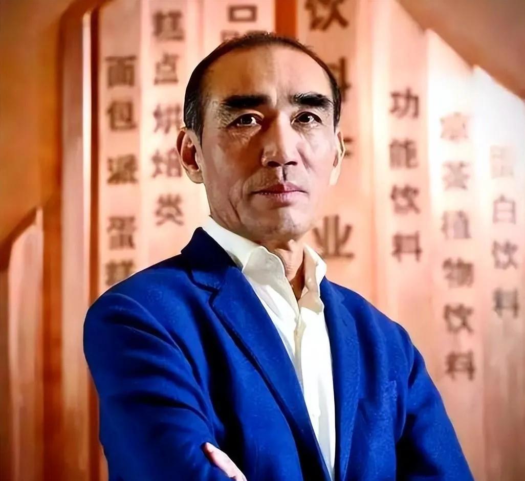 你可能没听过许世辉这个名字，但你一定吃过他的产品：达利园派、和其正、可比克，还有