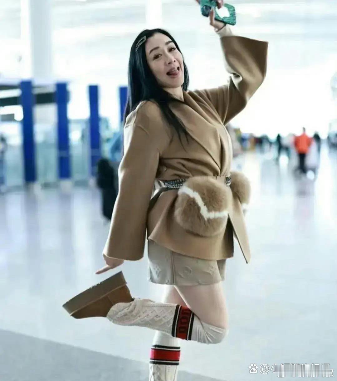 钟丽缇毫不在乎外界眼光，勇敢做自己。 