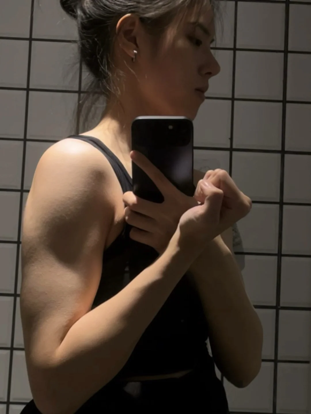 赘肉振翅中。