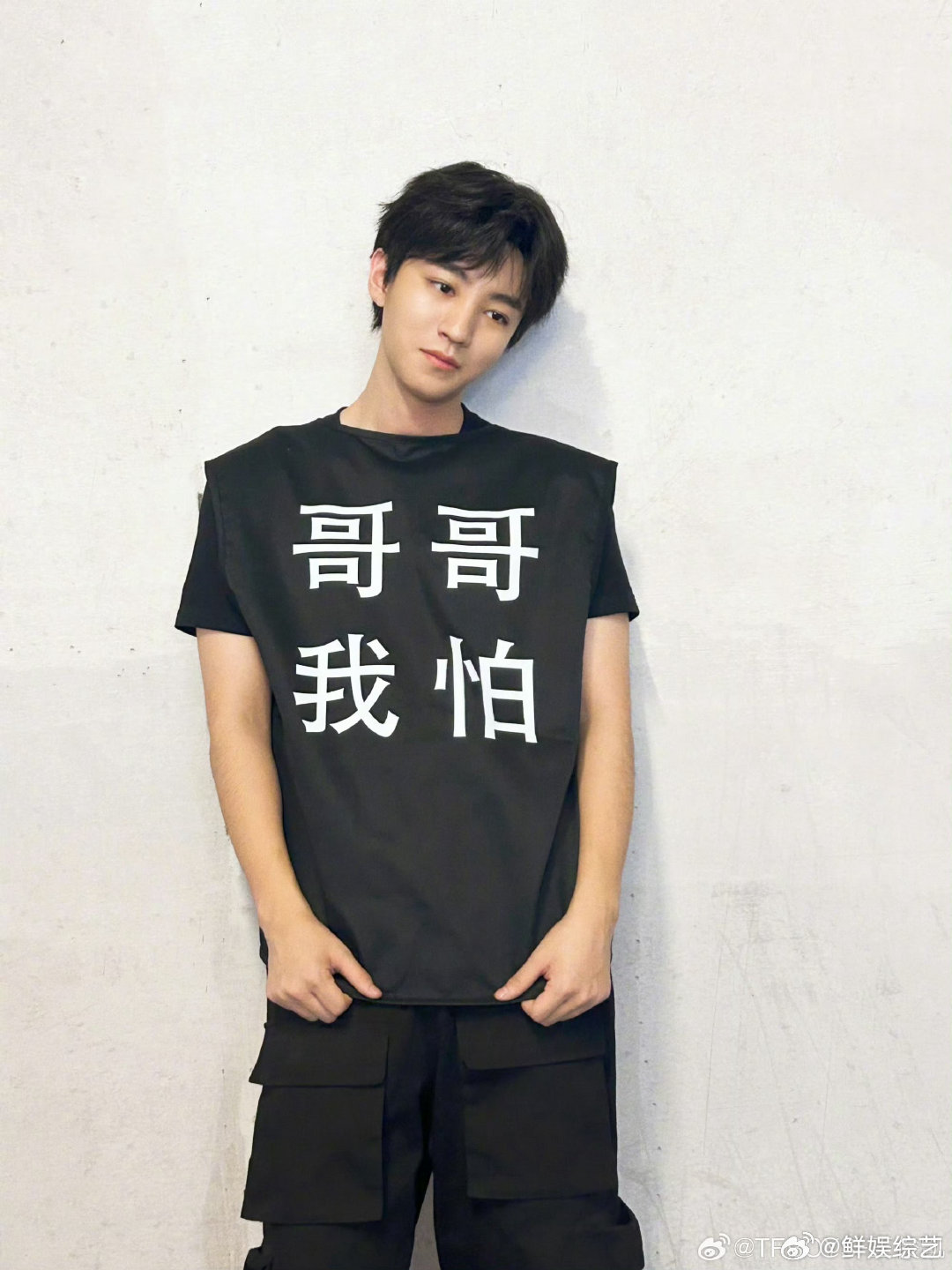 王俊凯中餐厅舞蹈大师课王俊凯舞蹈班开课全员热舞疑疑疑原本安静放松的饭后时光，因为
