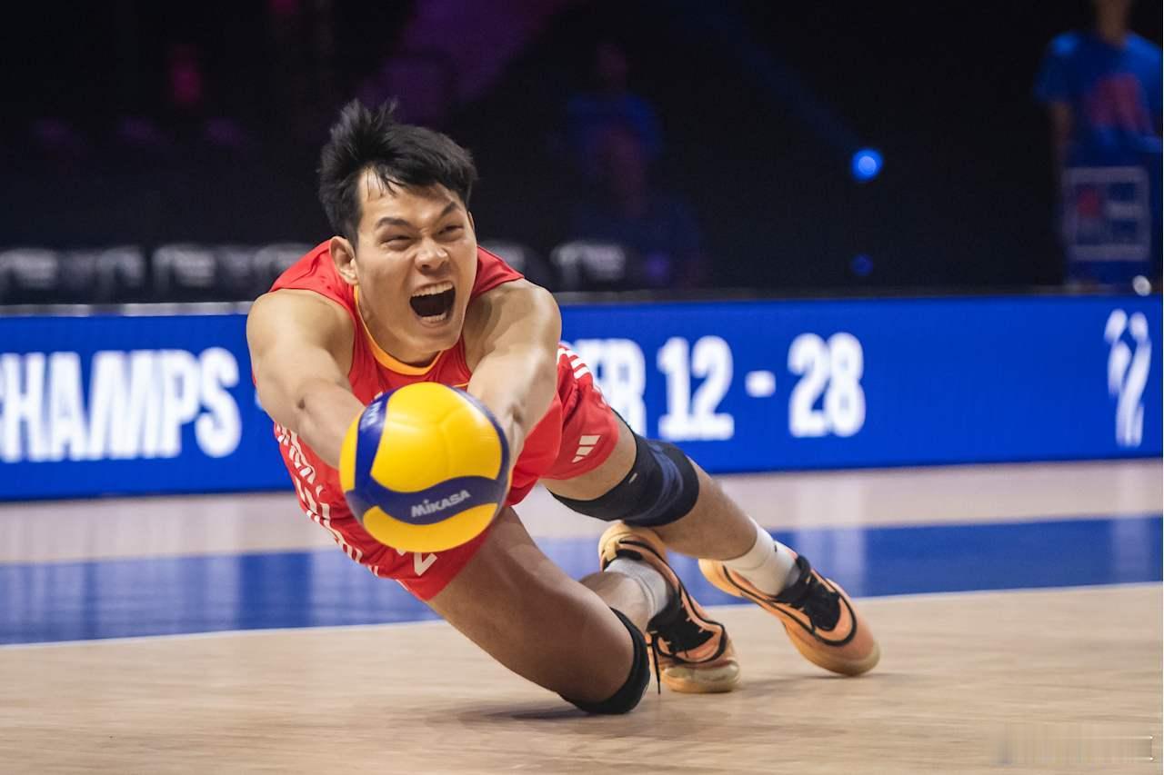 中国男排vs巴西男排2025世界男排联赛中国队0-3（22-25/16-25/2