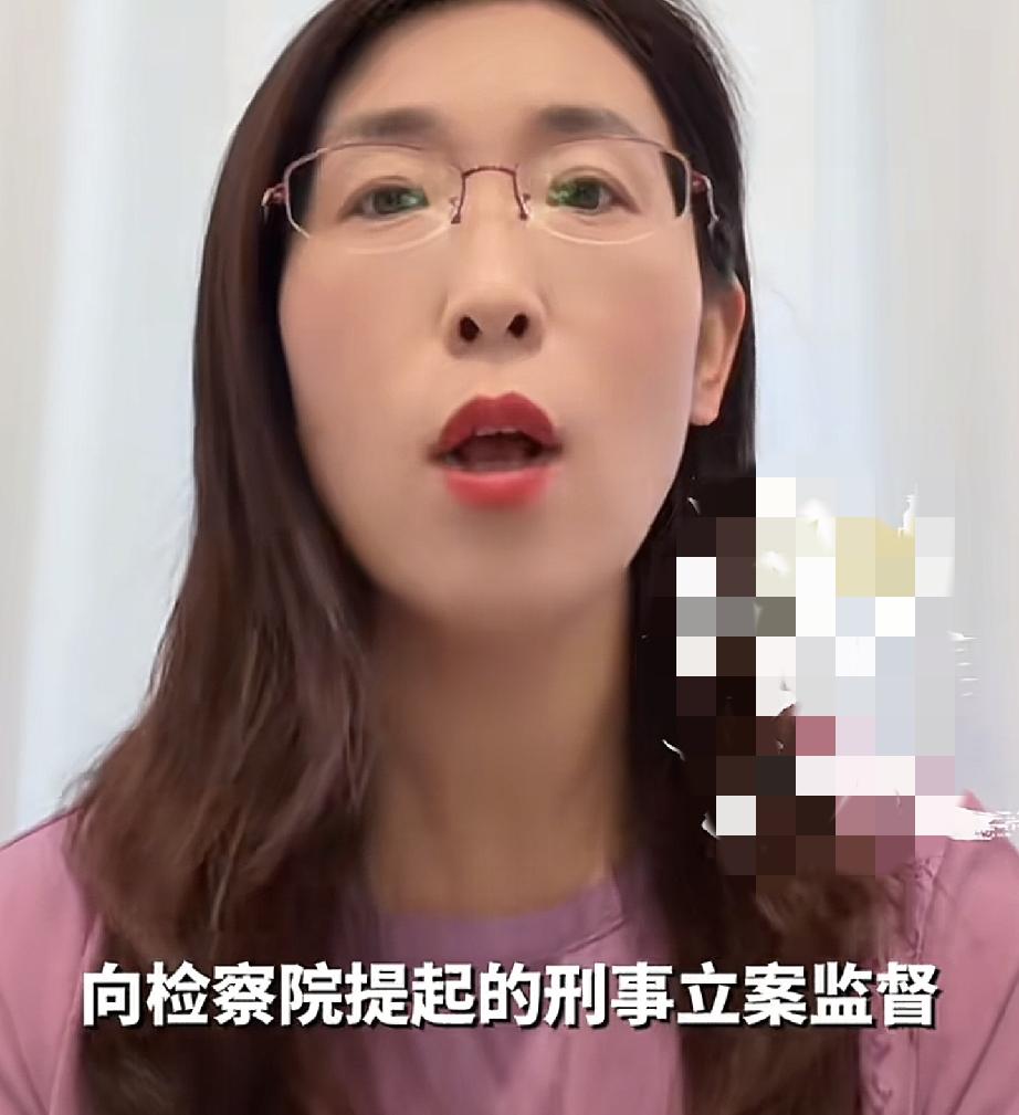 朱女士渐渐拿到主动权
最新消息 朱女士回应:唐某某撤销离婚
同时唐某某迎来一个噩