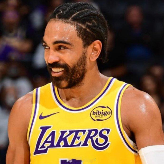 文森特也太离谱了吧！

全场出场15分钟，7投0中，三分球5中0，拿到0分1篮板