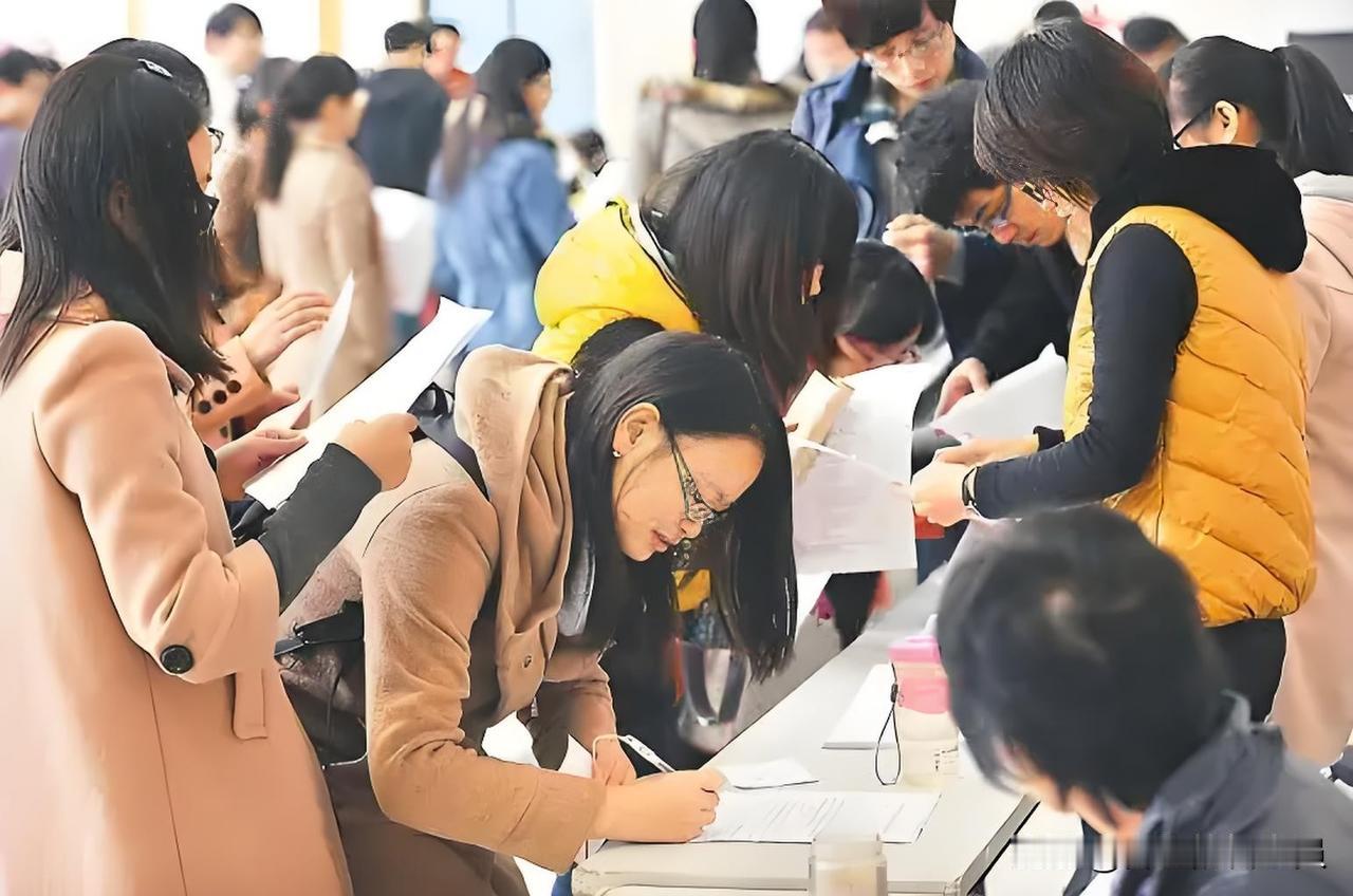 用人最大的愚蠢：沉迷贴标签，懒得识人才
媒体热议“标签背后思用才”，一语点破当下