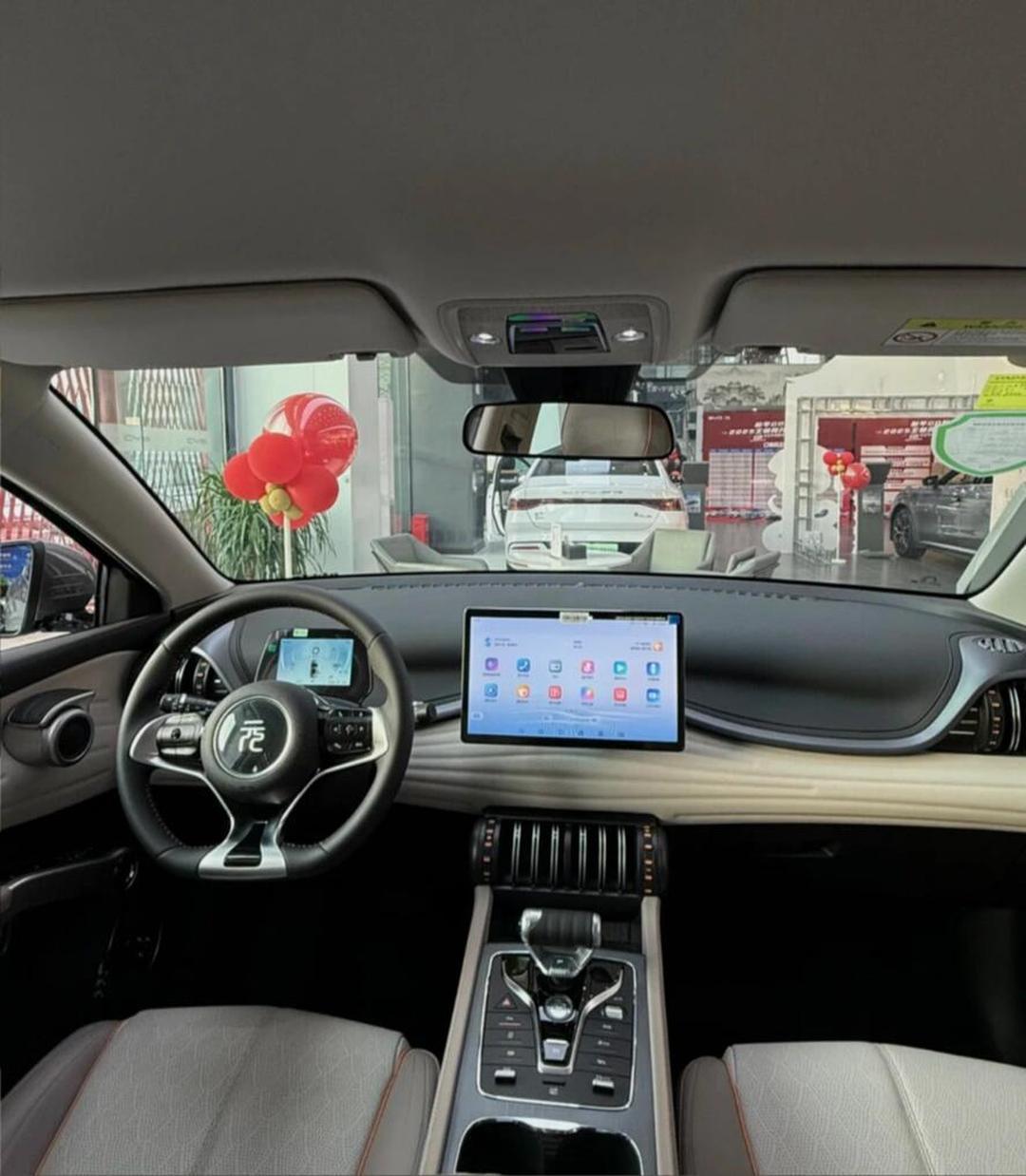 最近喜欢上了弄汽车，尤其是新能源电车，比亚迪二代刀片电池，加兆瓦闪充技术，绝对的