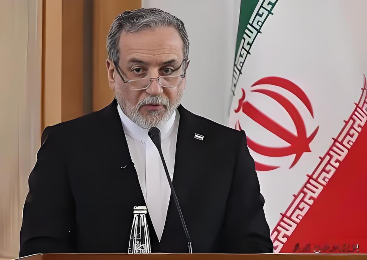 伊朗背后果然有高人，直接抛出了一个让人意想不到的举动
伊朗放着美国不追责，反倒逼