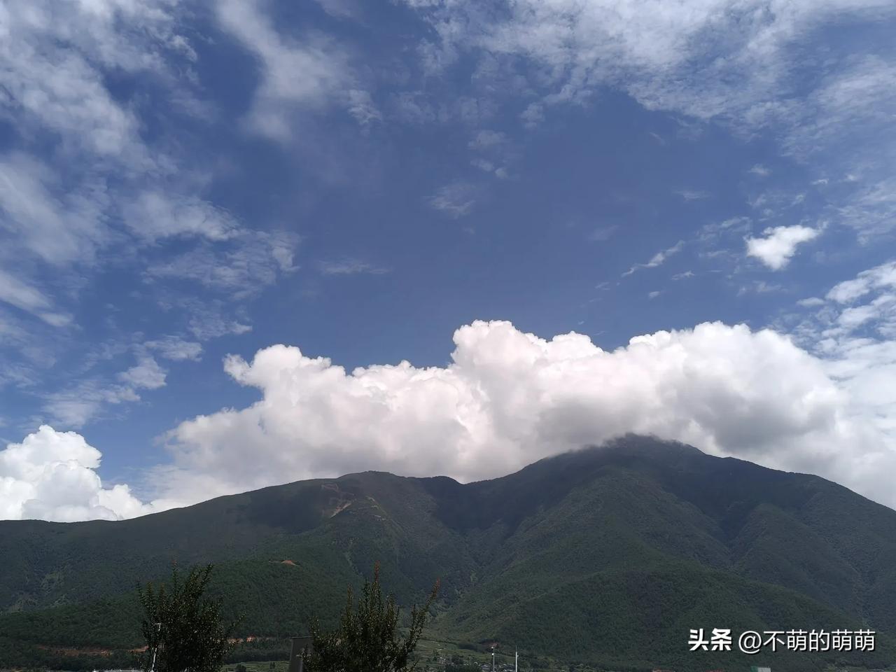 假期尾声，人还在远方，已经三次被招唤着赶快回来工作吧！

第一次是上周，让参加网