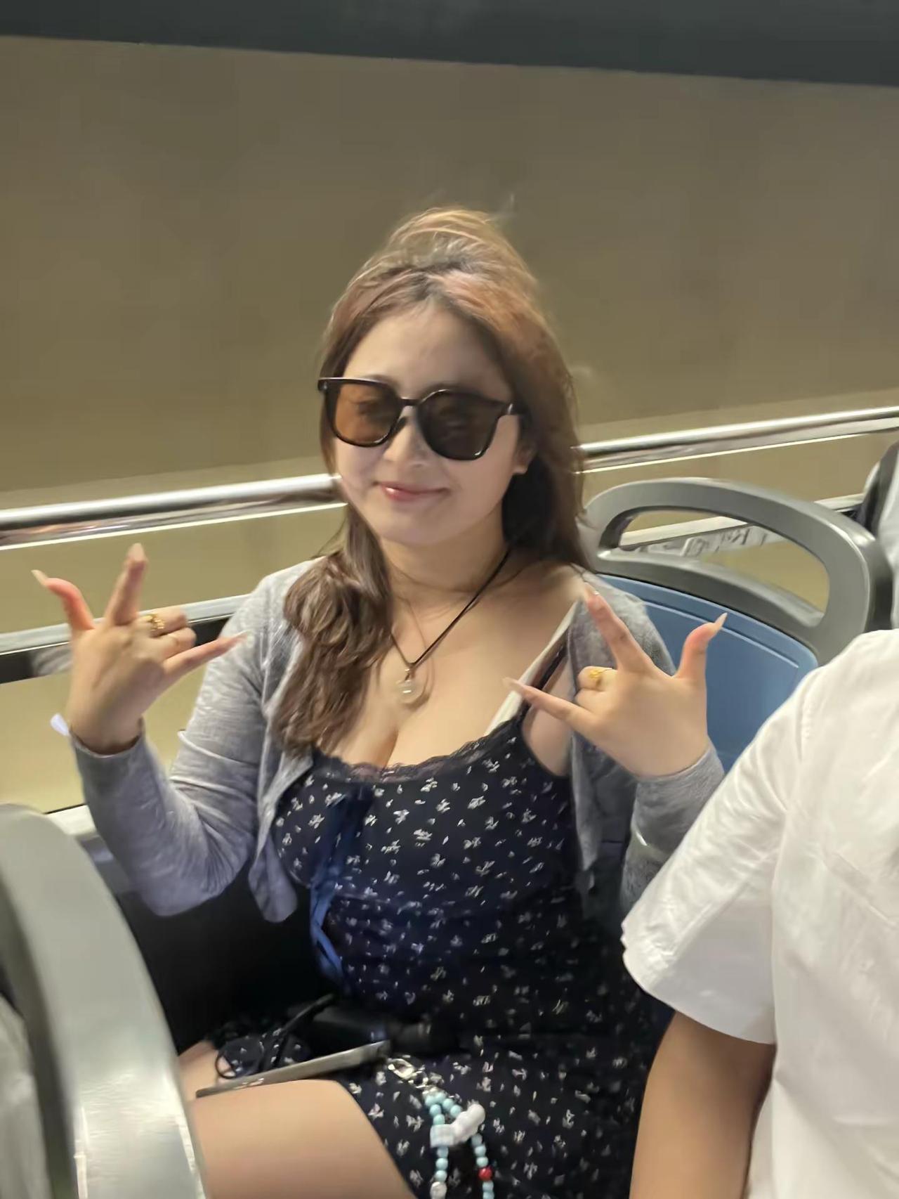 井柏然进行曲太太太上头了 有劲儿井柏然 世界大的让人很难不旅游 旅途look